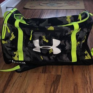 Medium sized Under Armour Tote bag